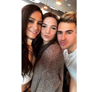 Meet your Posher, Melina